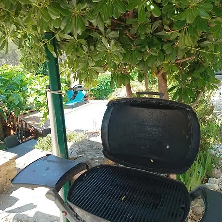 Avec Piscine A 400m De La