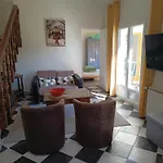 Vakantiehuis Avec Piscine A 400m De La *