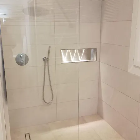 Holiday home Avec Piscine A 400m De La Sanary-sur-Mer