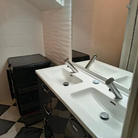 Avec Piscine A 400m De La ساناري سور مير