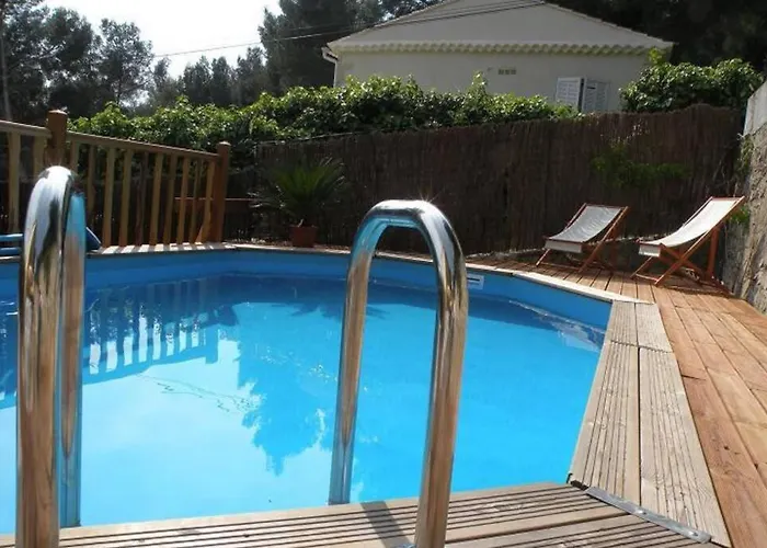 Avec Piscine A 400m De La بيت للعطل *