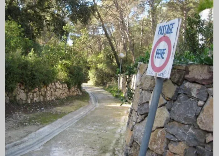 Avec Piscine A 400m De La بيت للعطل *