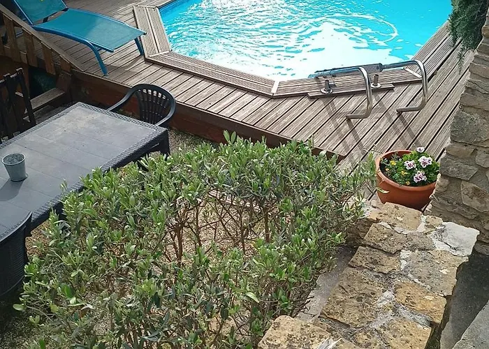 بيت للعطل Avec Piscine A 400m De La *