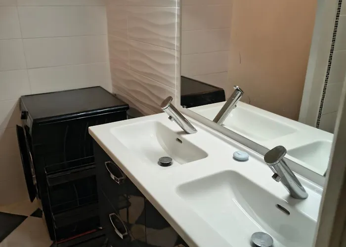 Avec Piscine A 400m De La ساناري سور مير